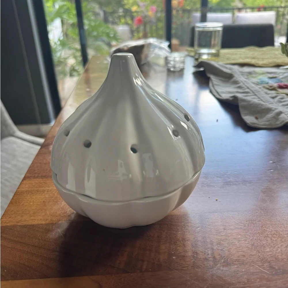 Crate&Barrel White Scalloped Ceramic Trinket Dish